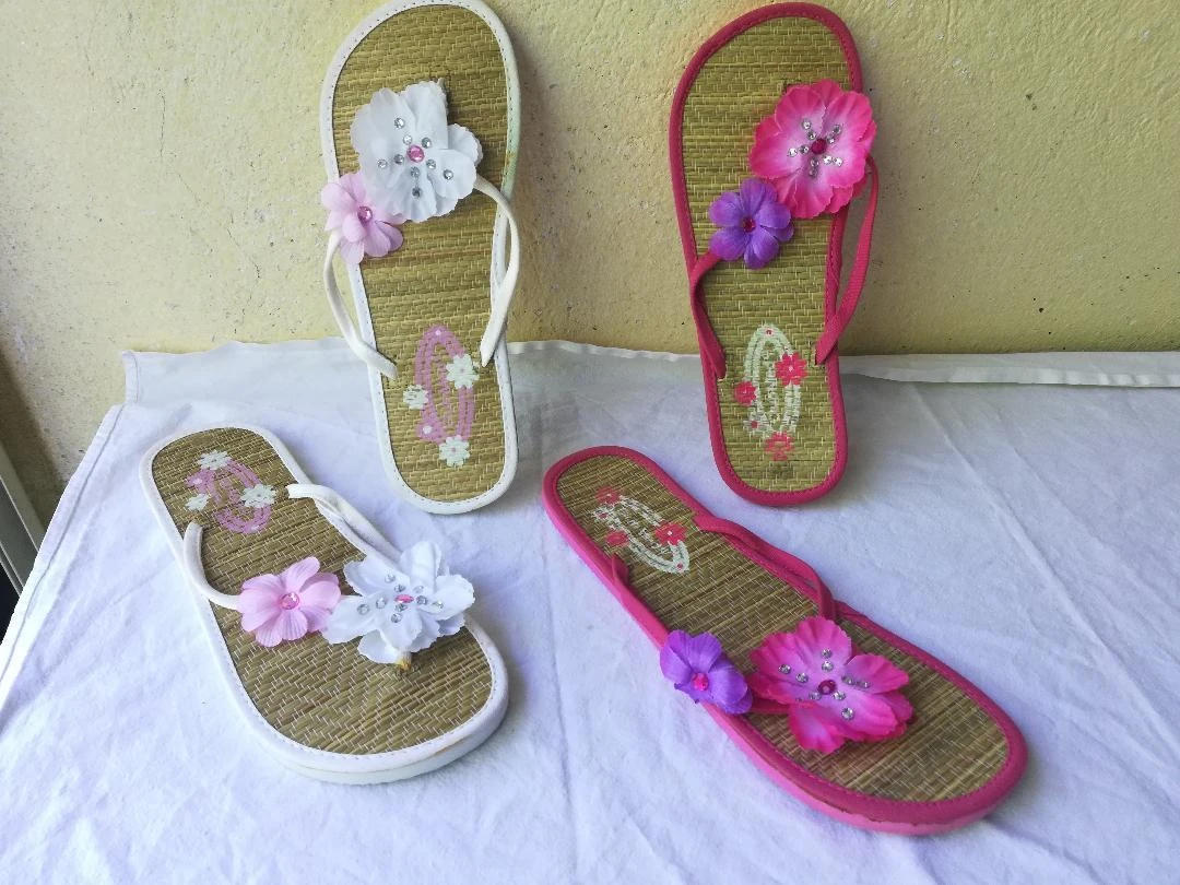 Lote de 2 pares de Chinelas com flores tamanho 40 Branca (nova) + Fúcsia – photo 8